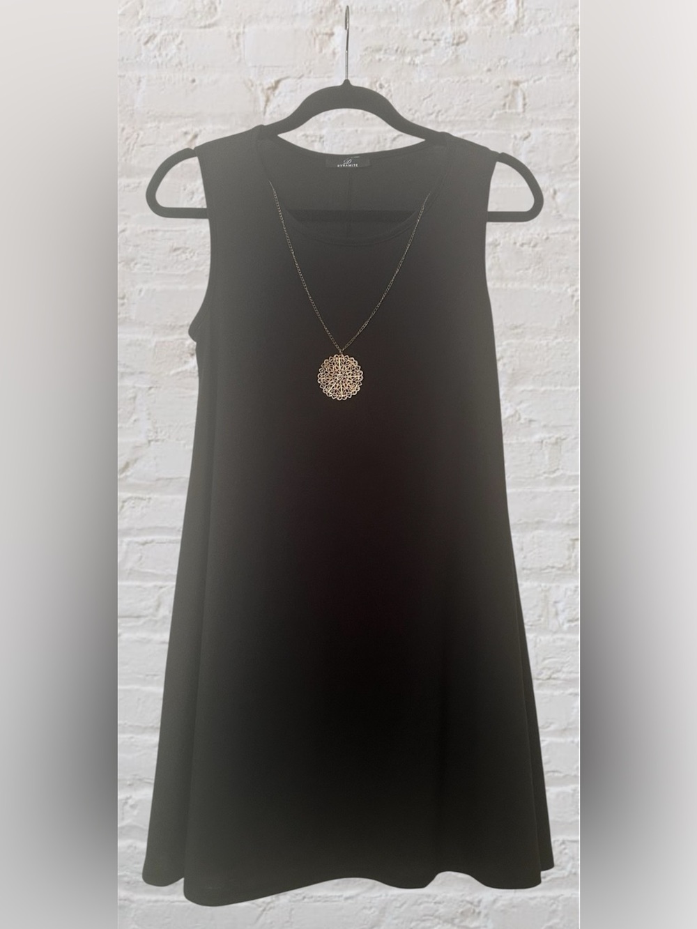 Black Sleeveless Pendant Necklace & Top
